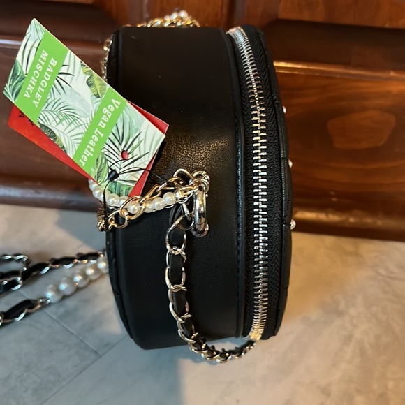 Badgley Mischka   NWT   Round  quilted and dotted with pearls  Crossbody bag - Picture 7 of 11